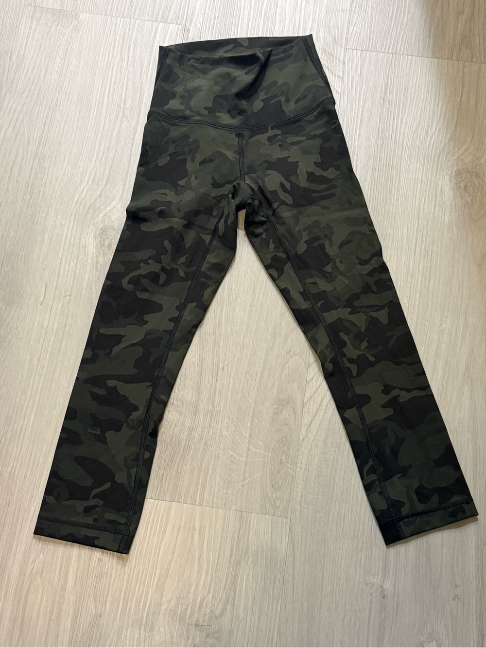 Lululemon Align High Rise Crop 21 Leggings Camo Dark Olive - Size 0